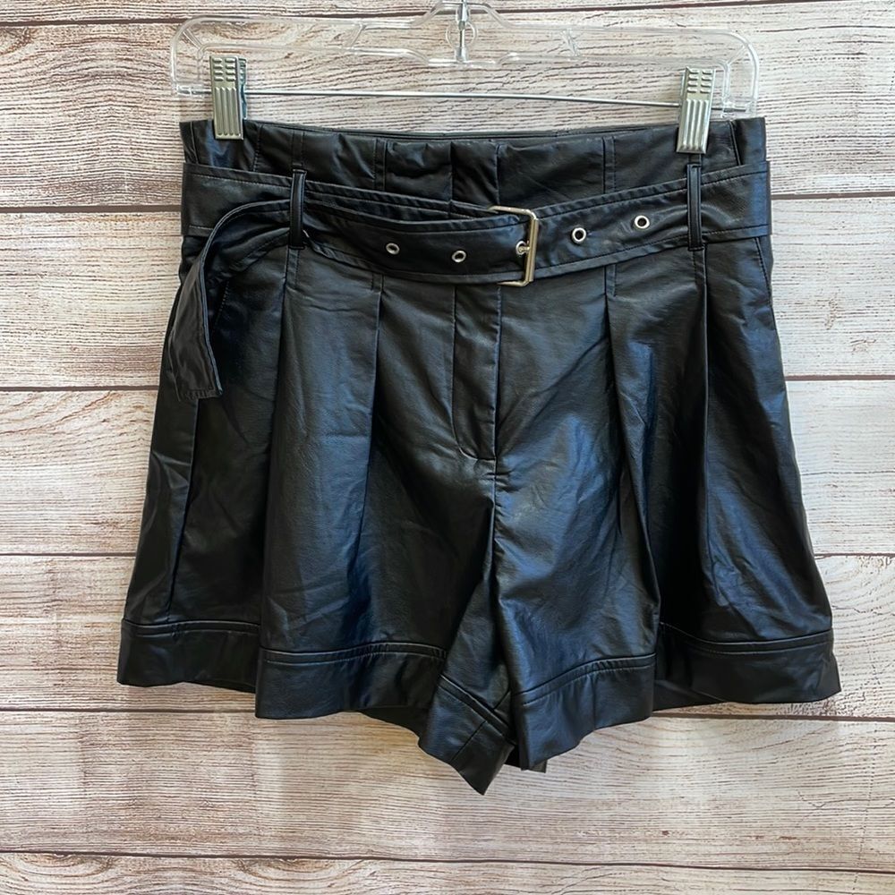 KORI AMERICA FAUX LEATHER SHORTS IN BLACK